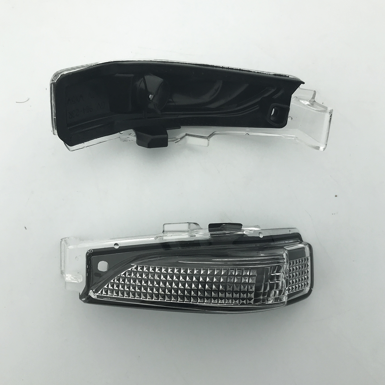 Toyota Auris Wing Mirror Indicator LEFT HAND ( UK Passenger Side ) 2012 to 2019 – Wing Mirror Indicator Lens