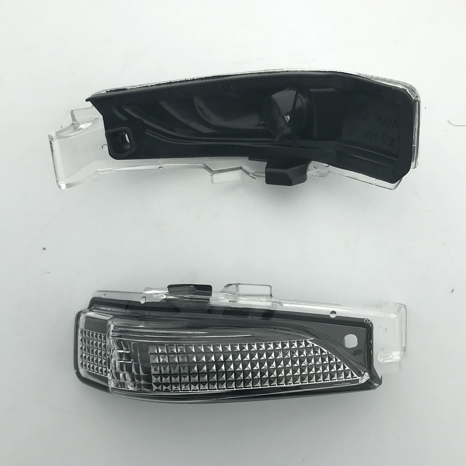 Toyota C HR Wing Mirror Indicator RIGHT HAND ( UK DRIVER Side ) 2016 to 2020 – Wing Mirror Indicator Lens